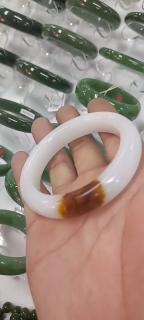 和田玉带皮手镯